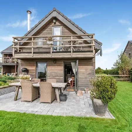 In Ardennes Scenic Views, Cleaning Included Ferienhaus